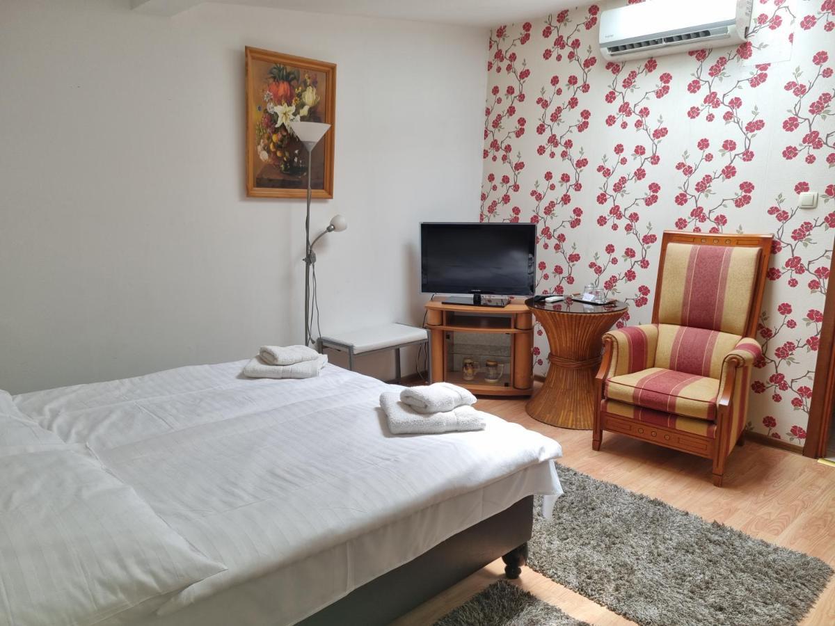 Bastya Wellness Hotel - Nyírbátor エクステリア 写真