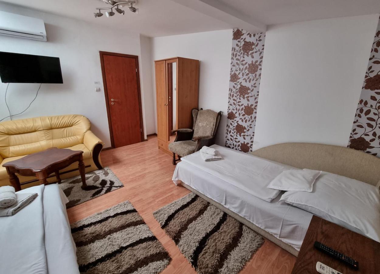 Bastya Wellness Hotel - Nyírbátor エクステリア 写真